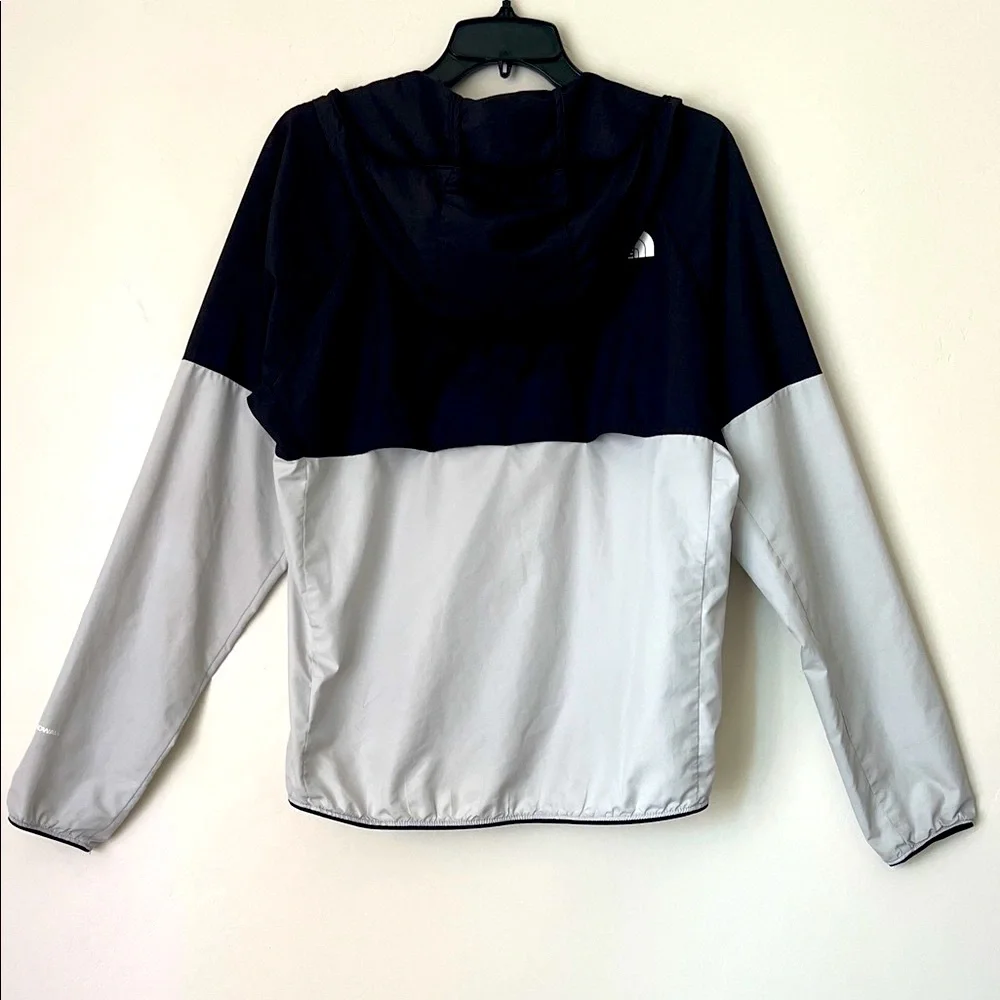 The North Face Two-Tone Black and Light Gray Windbreaker Jacket in Men’s Small